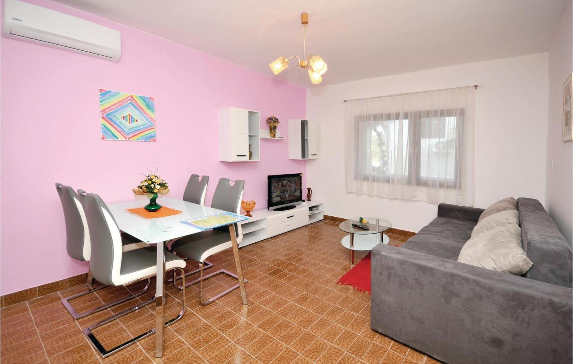 2 Bedroom Cozy Apartment In Marina Kültér fotó